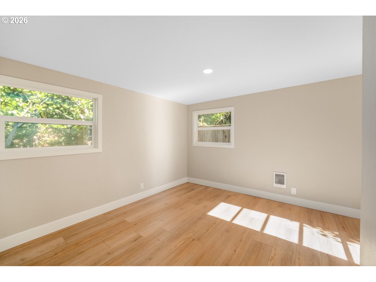 1155 Madison St Property Photo 10