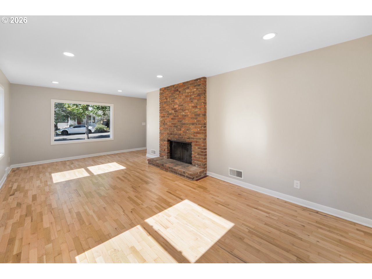 1155 Madison St Property Photo 16