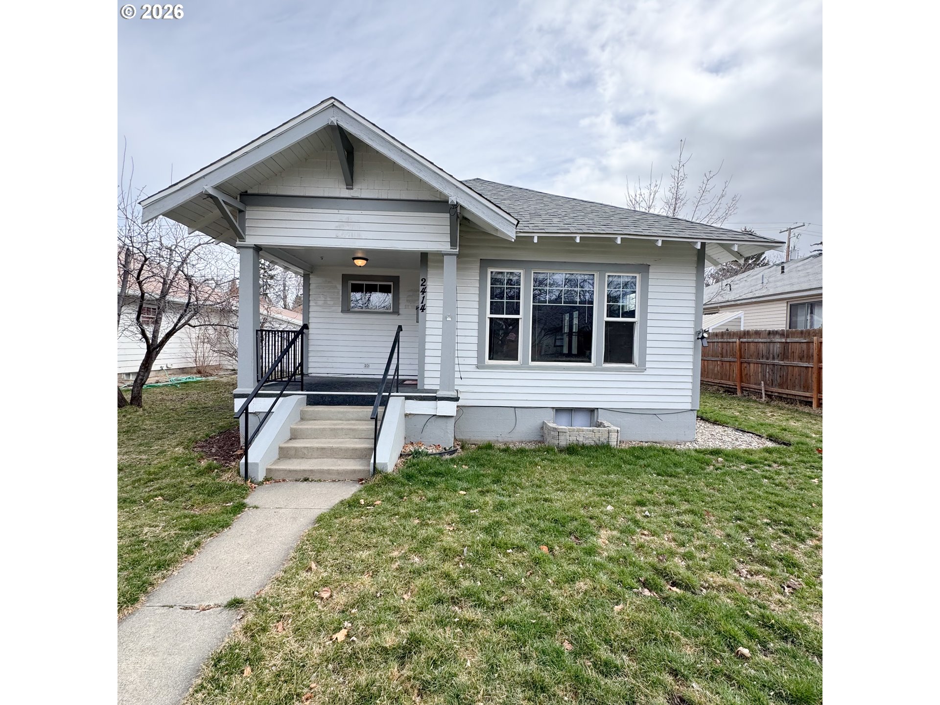 2414 3rd St Property Photo 1
