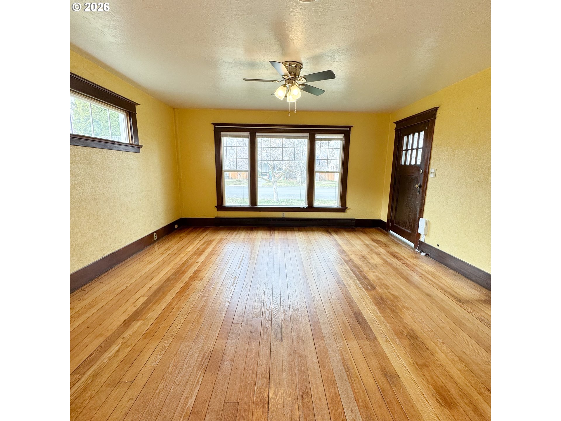 2414 3rd St Property Photo 4