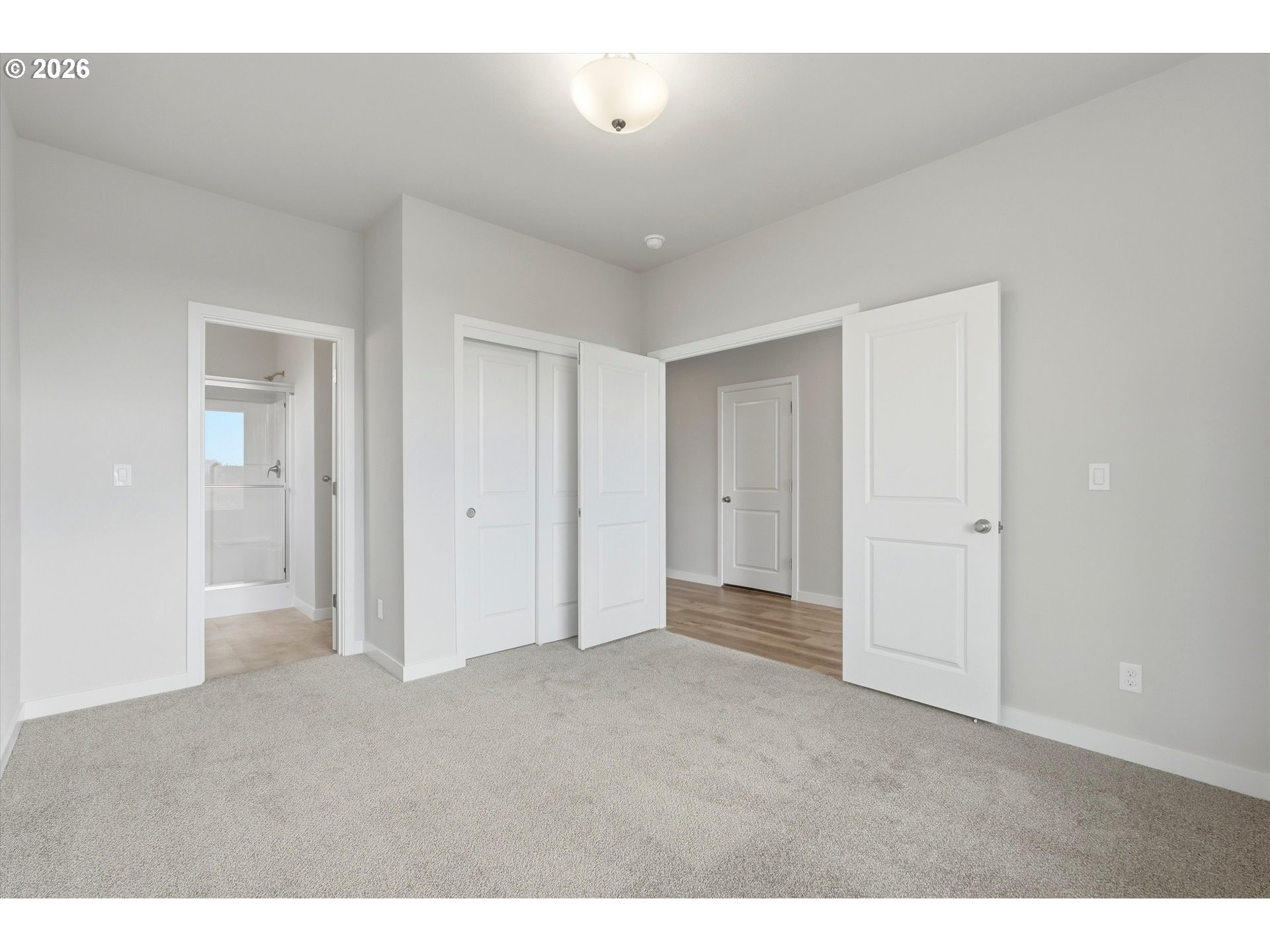 528 E Wilson St Property Photo 6