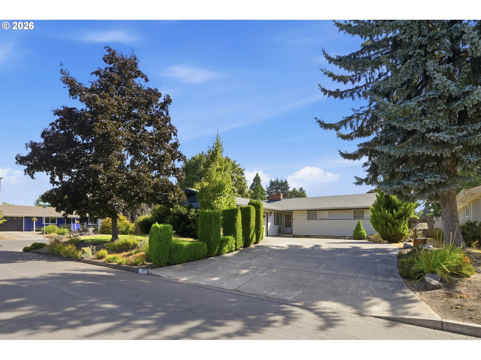 1765 Santa Rosa St Property Photo 2