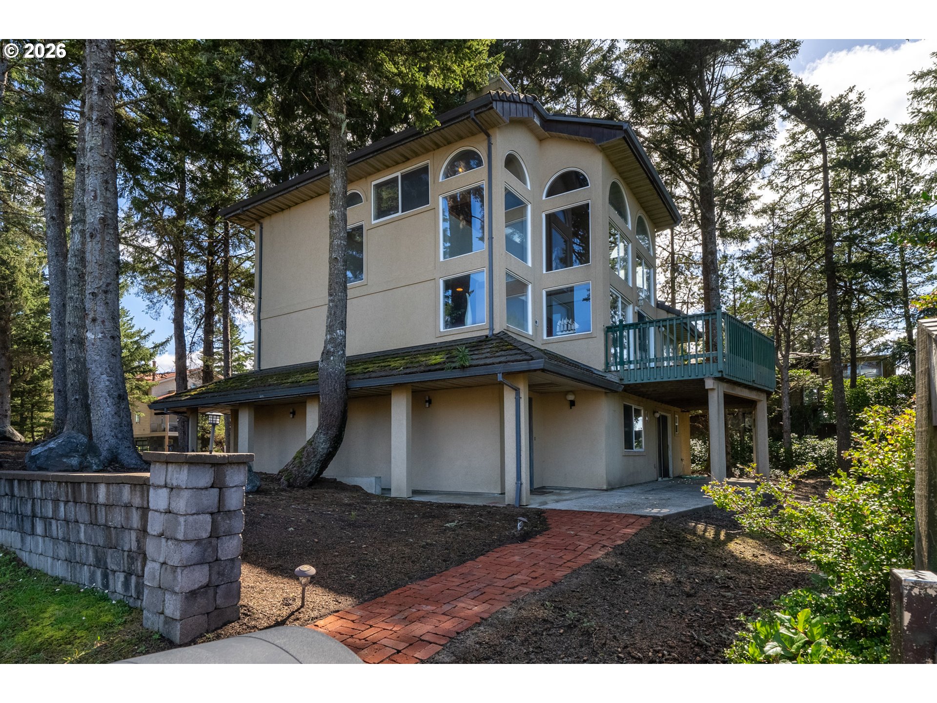 6095 Huckleberry Ln Property Photo 1