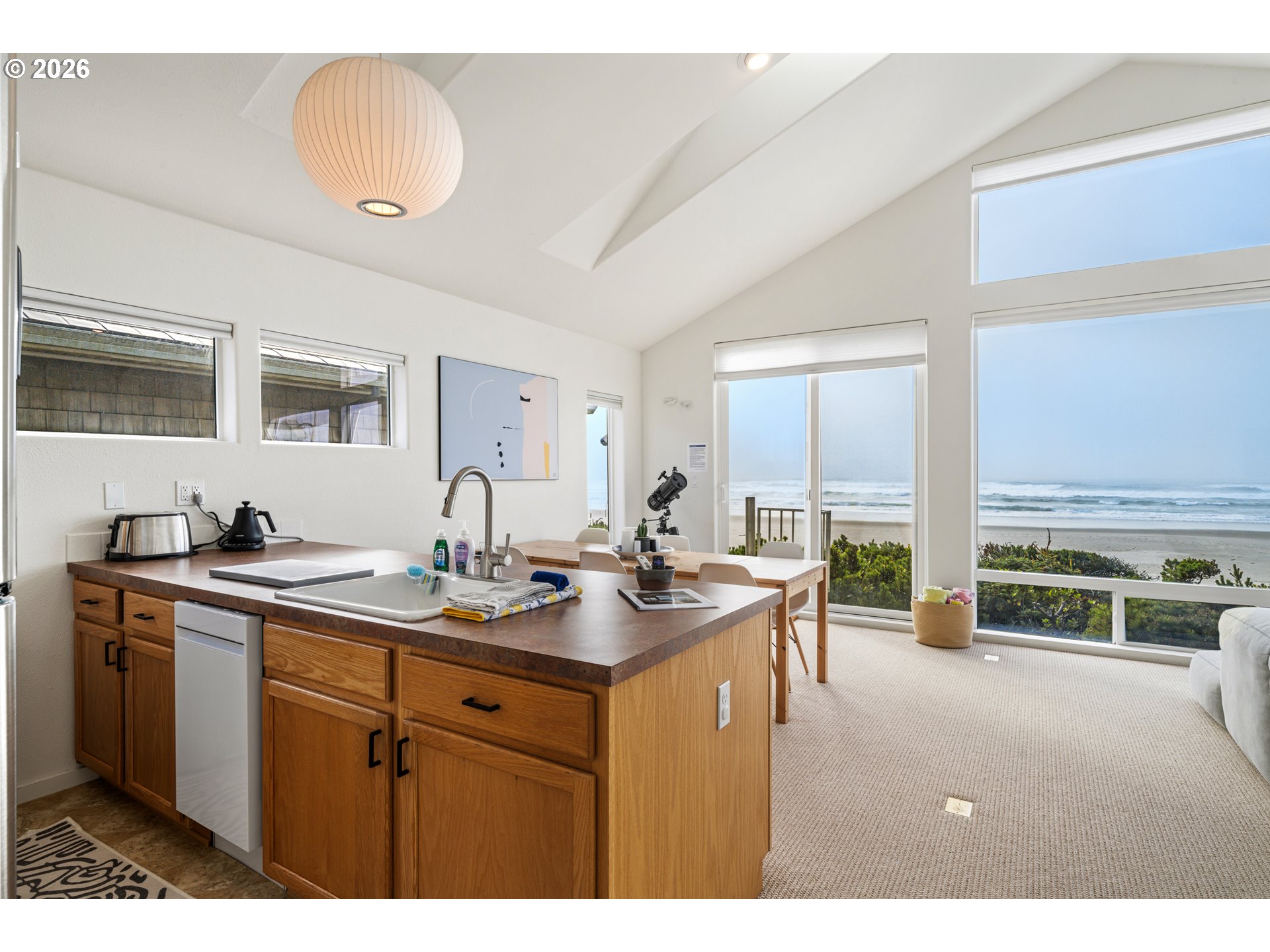 1227 N Pacific Ln Property Photo 12