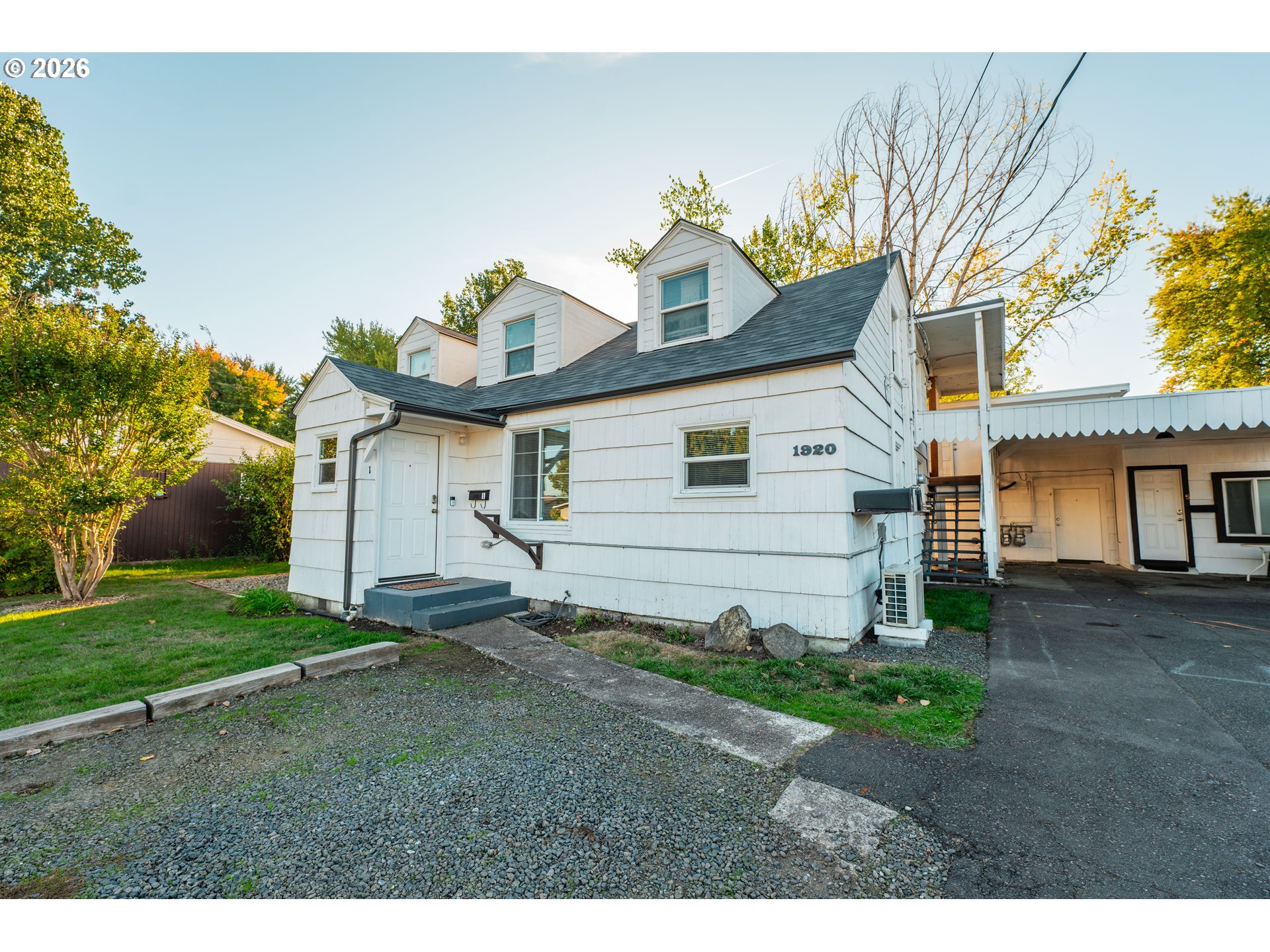 1920 Chambers St Property Photo 3