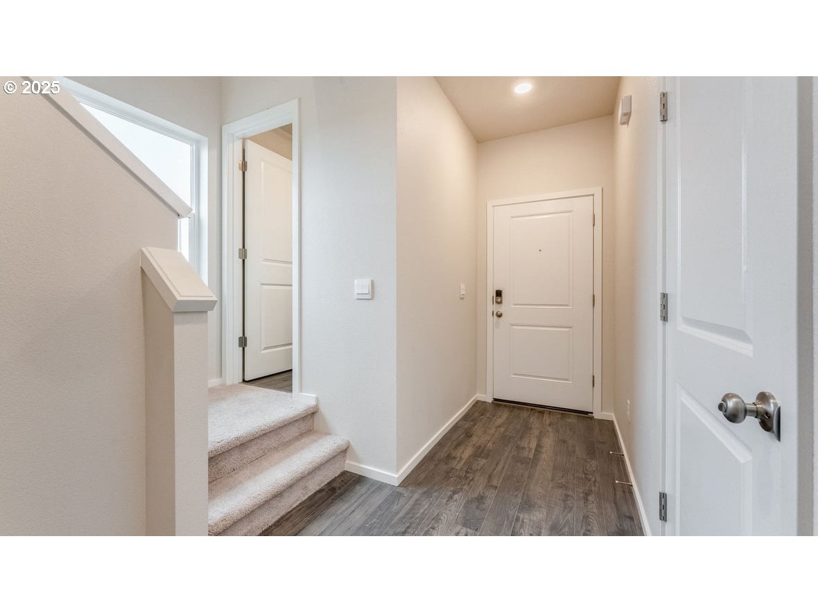 4934 Elvis Ave Ne Property Photo 2