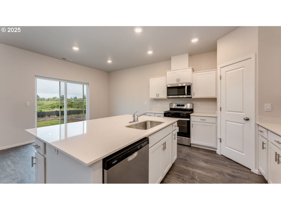 4934 Elvis Ave Ne Property Photo 13