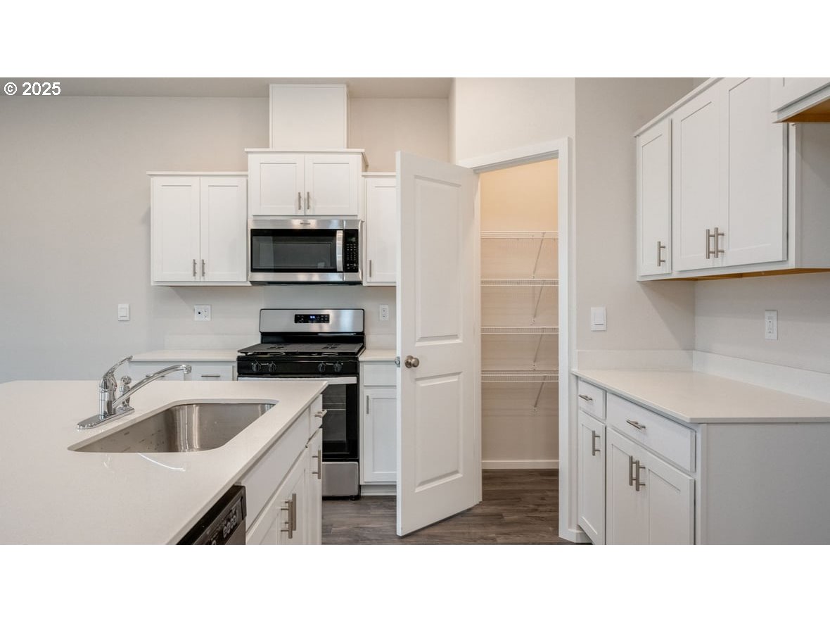 4934 Elvis Ave Ne Property Photo 14