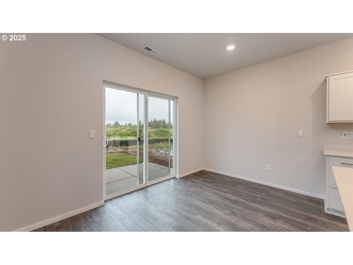 4934 Elvis Ave Ne Property Photo 15