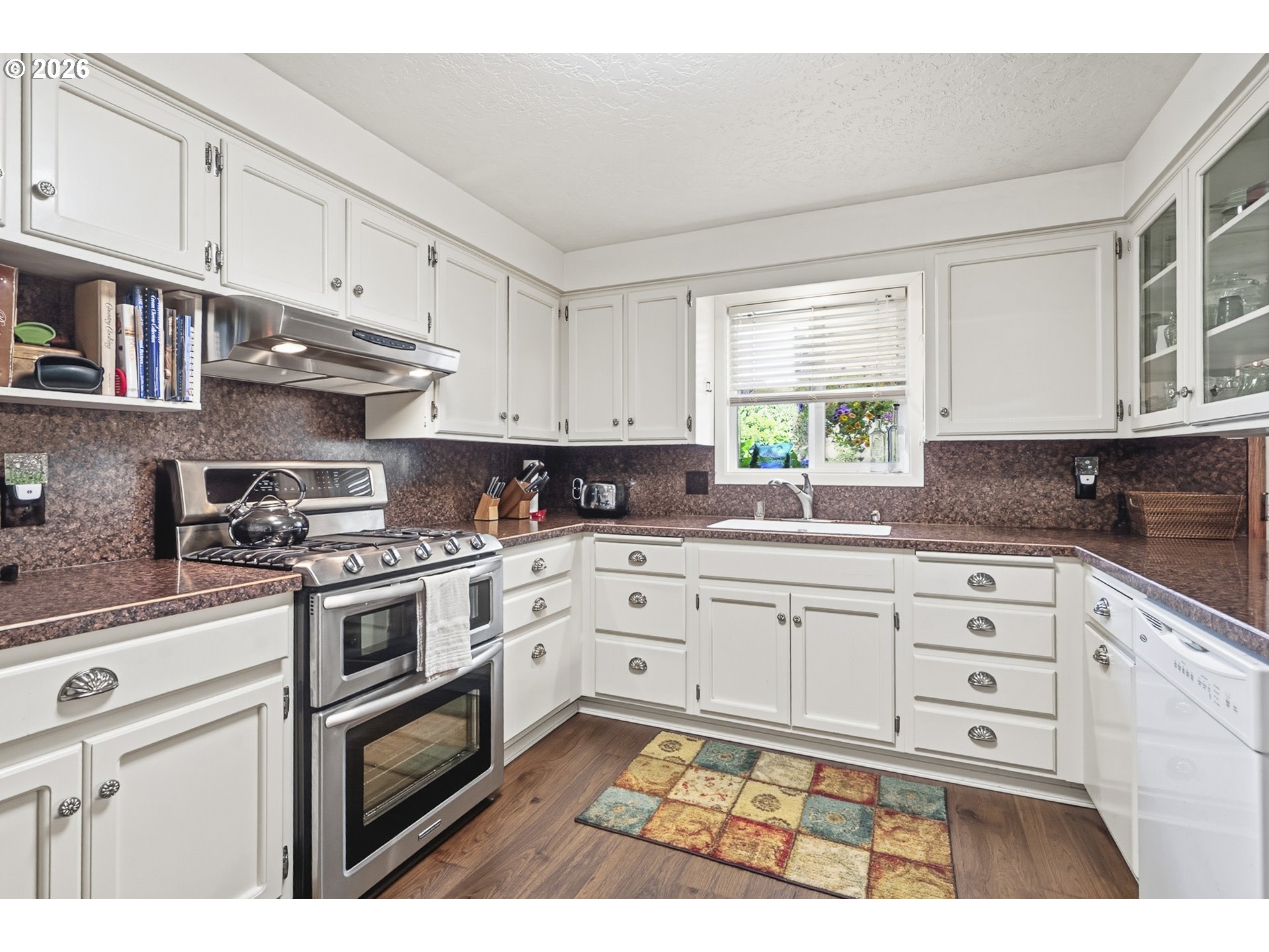 184 Ne Gerlinger Ln Property Photo 16