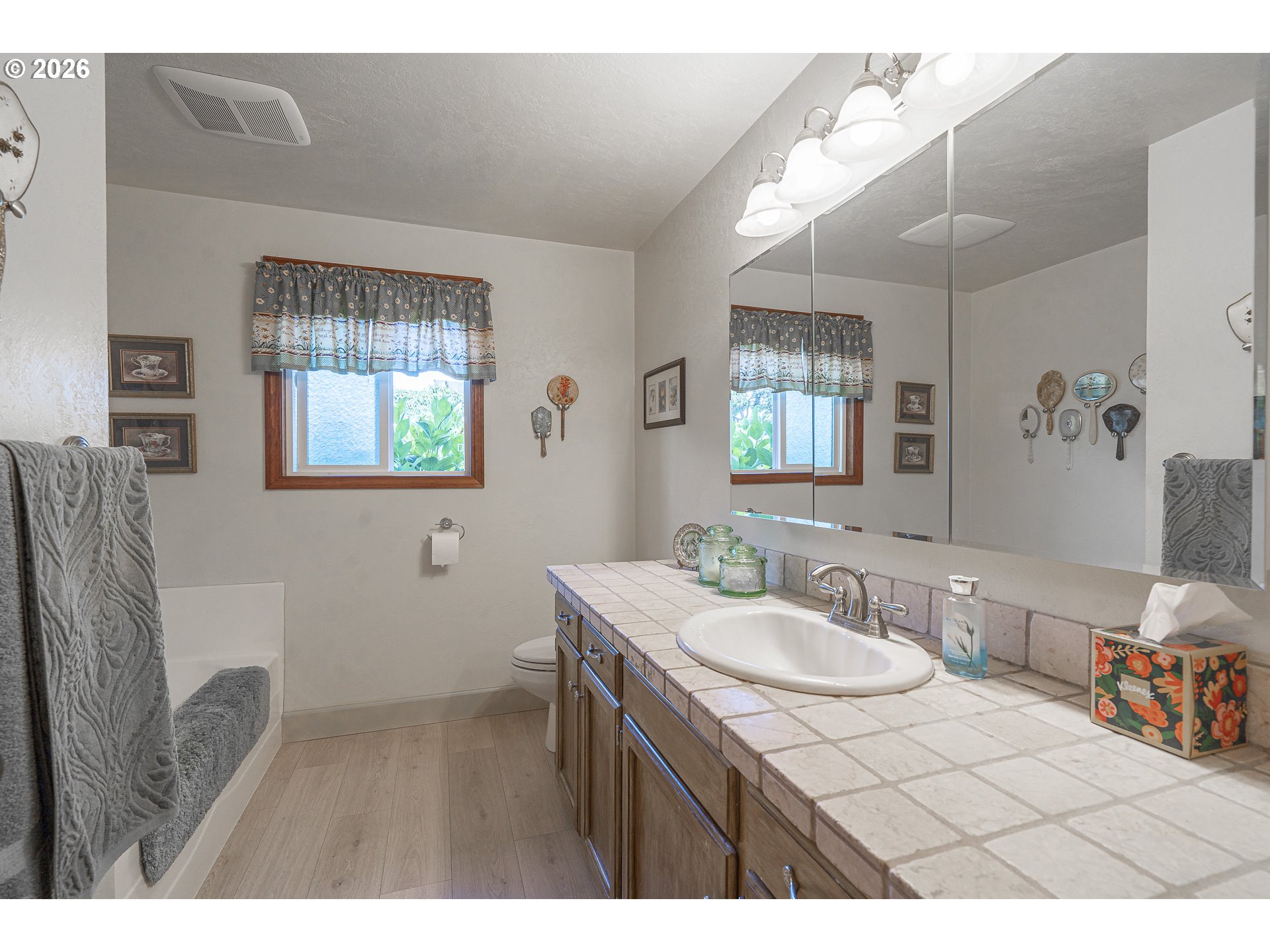 184 Ne Gerlinger Ln Property Photo 27
