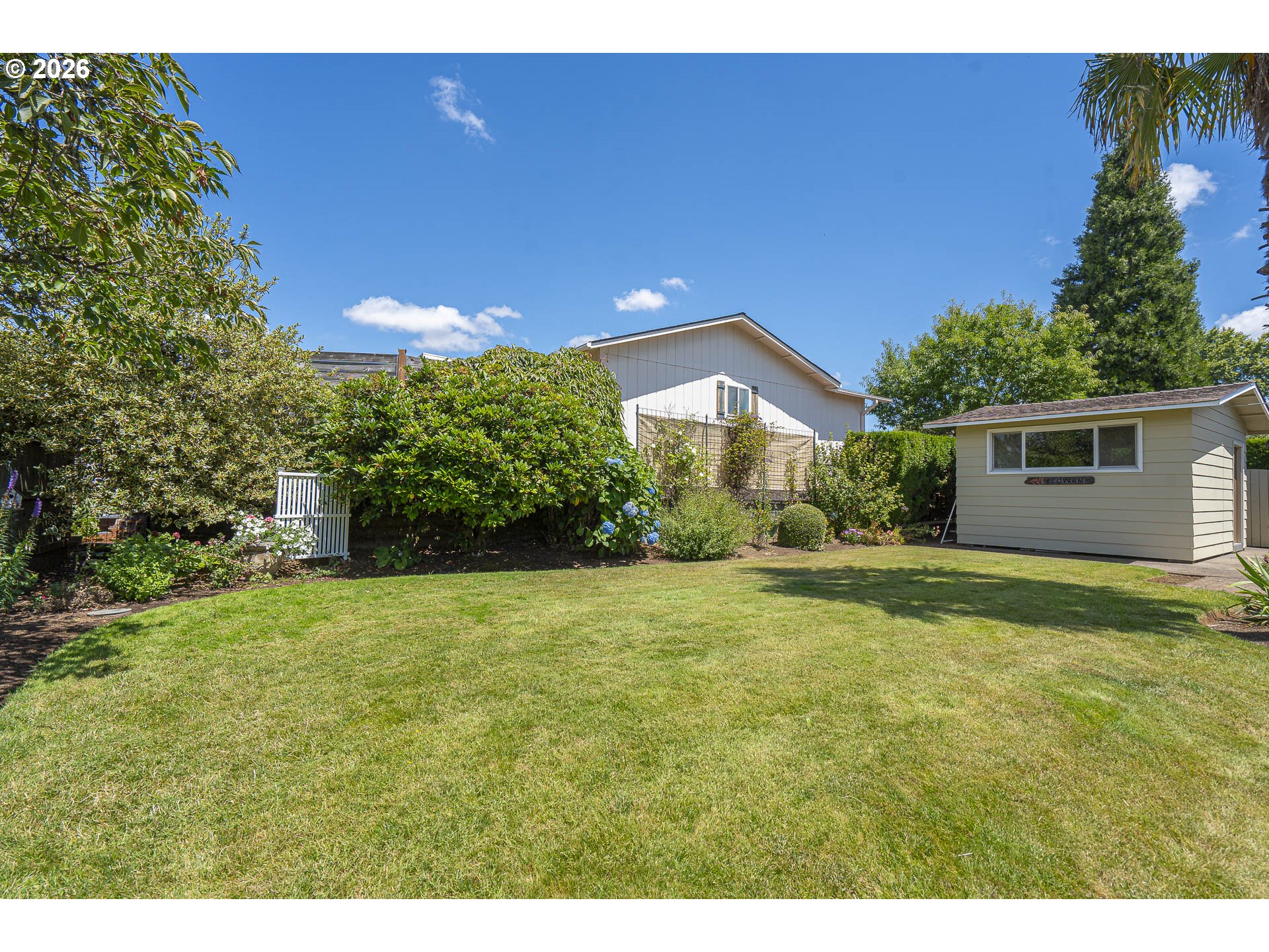 184 Ne Gerlinger Ln Property Photo 37