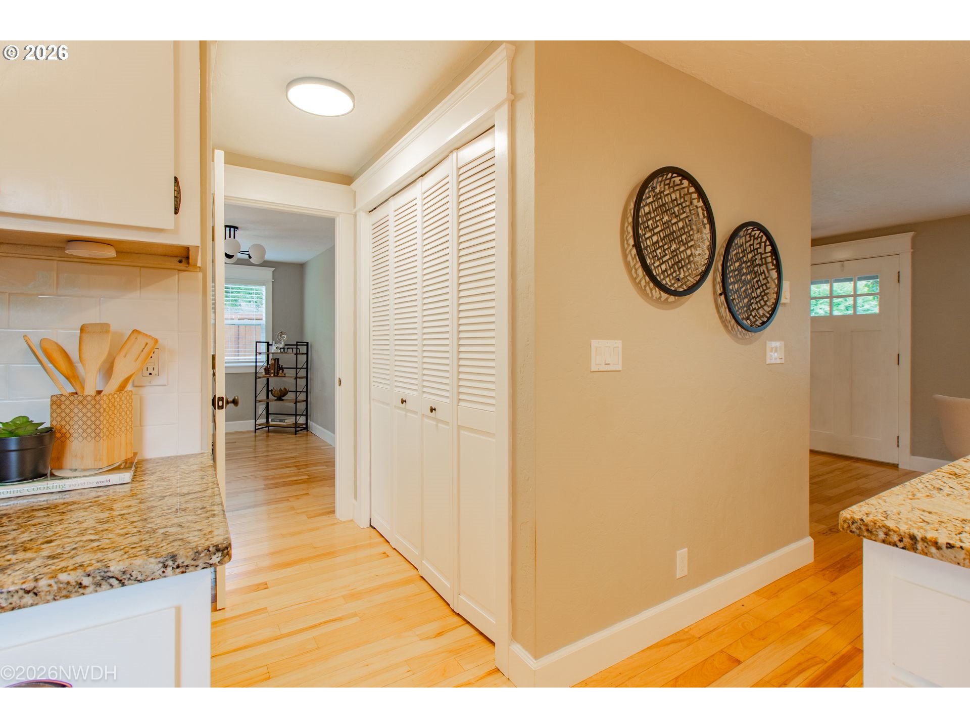 3325 Honeywood St Property Photo 13