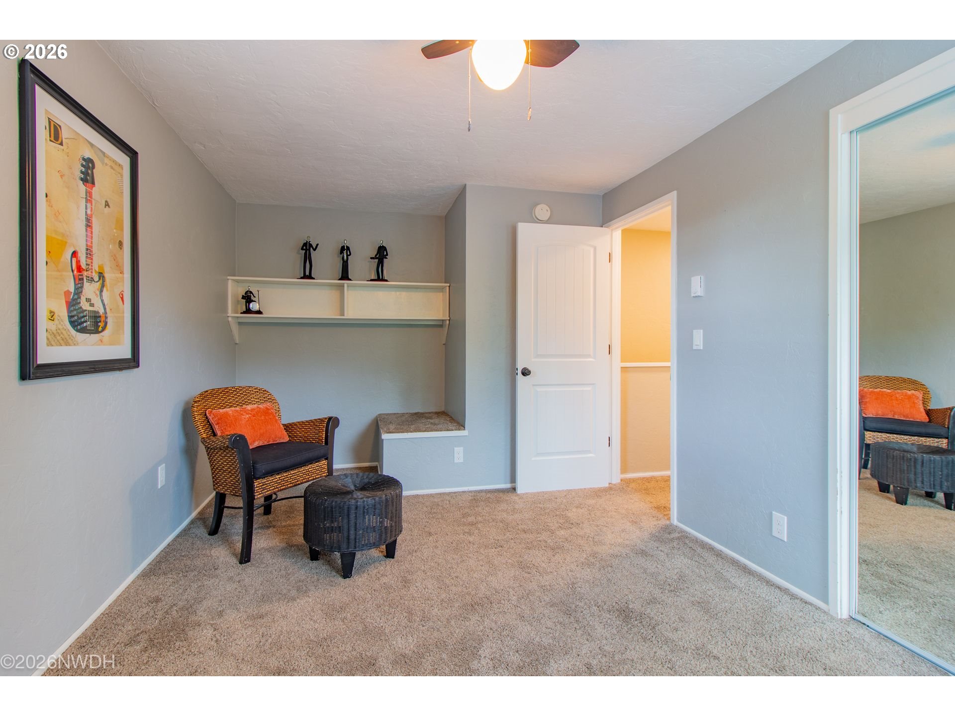 3325 Honeywood St Property Photo 26