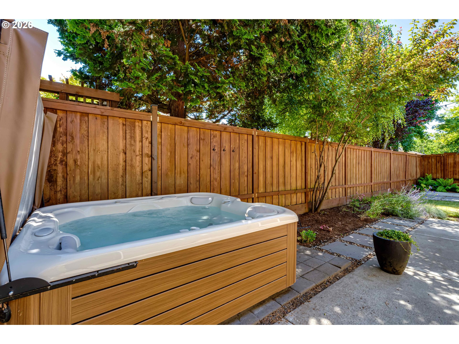 3325 Honeywood St Property Photo 31
