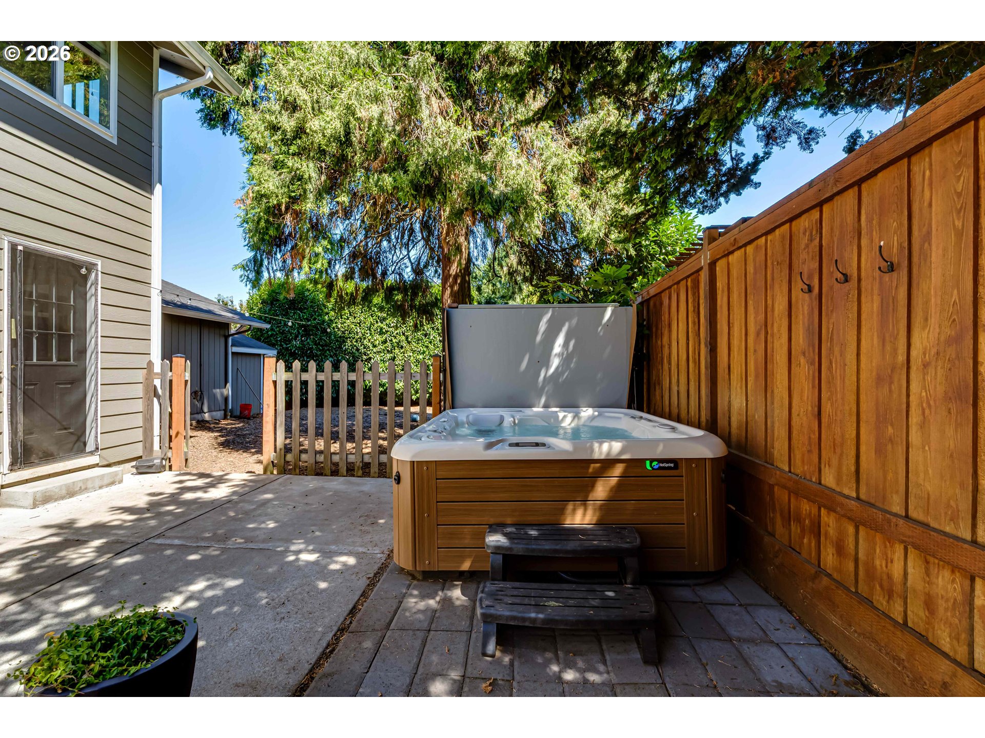 3325 Honeywood St Property Photo 32