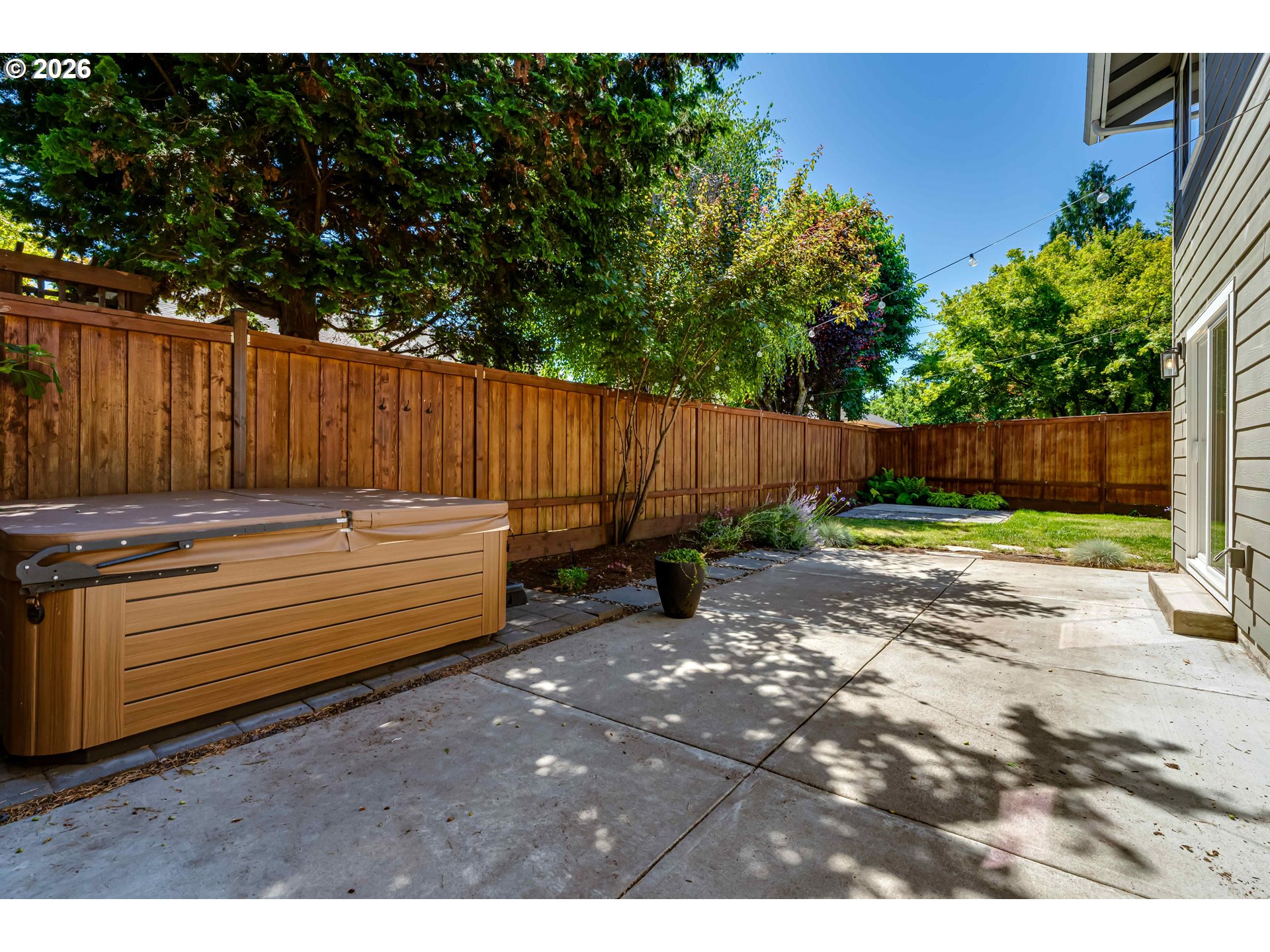3325 Honeywood St Property Photo 33