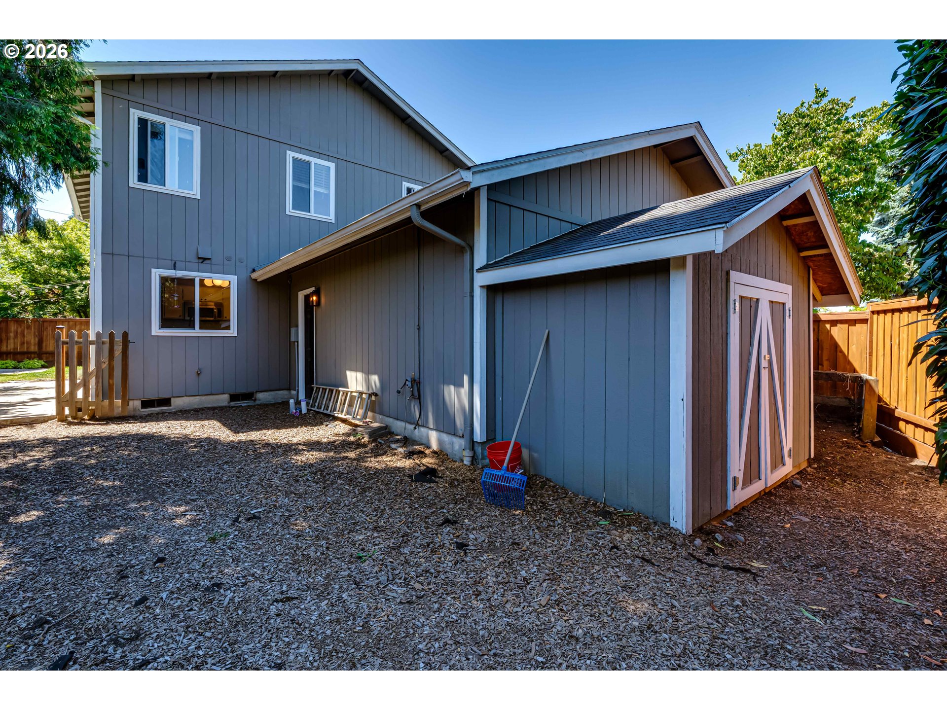 3325 Honeywood St Property Photo 35