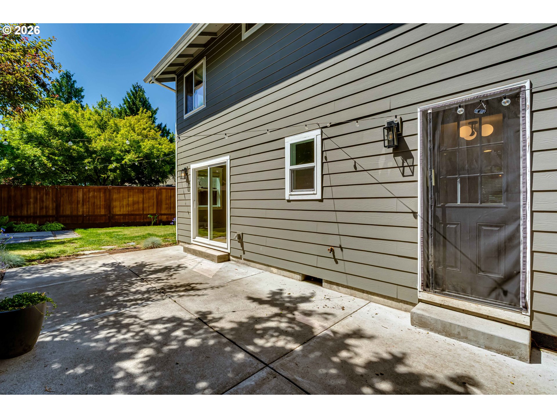 3325 Honeywood St Property Photo 36