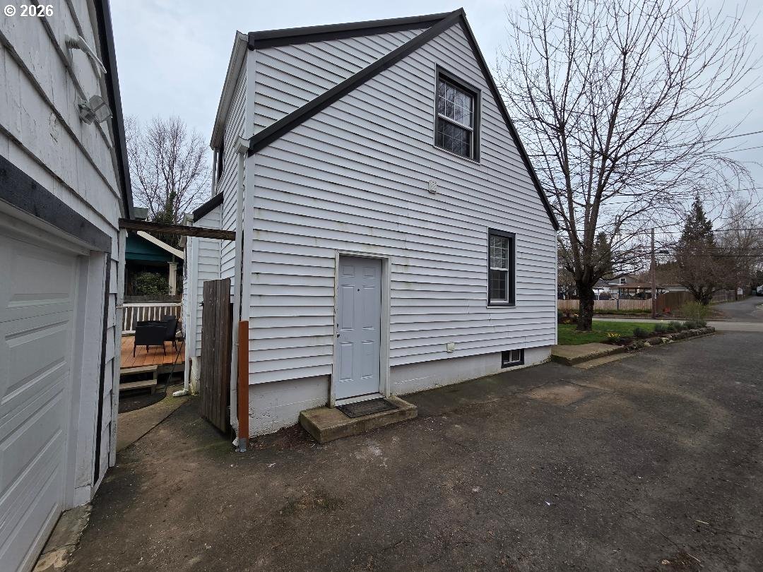 415 Se Roberts Ave Property Photo 21