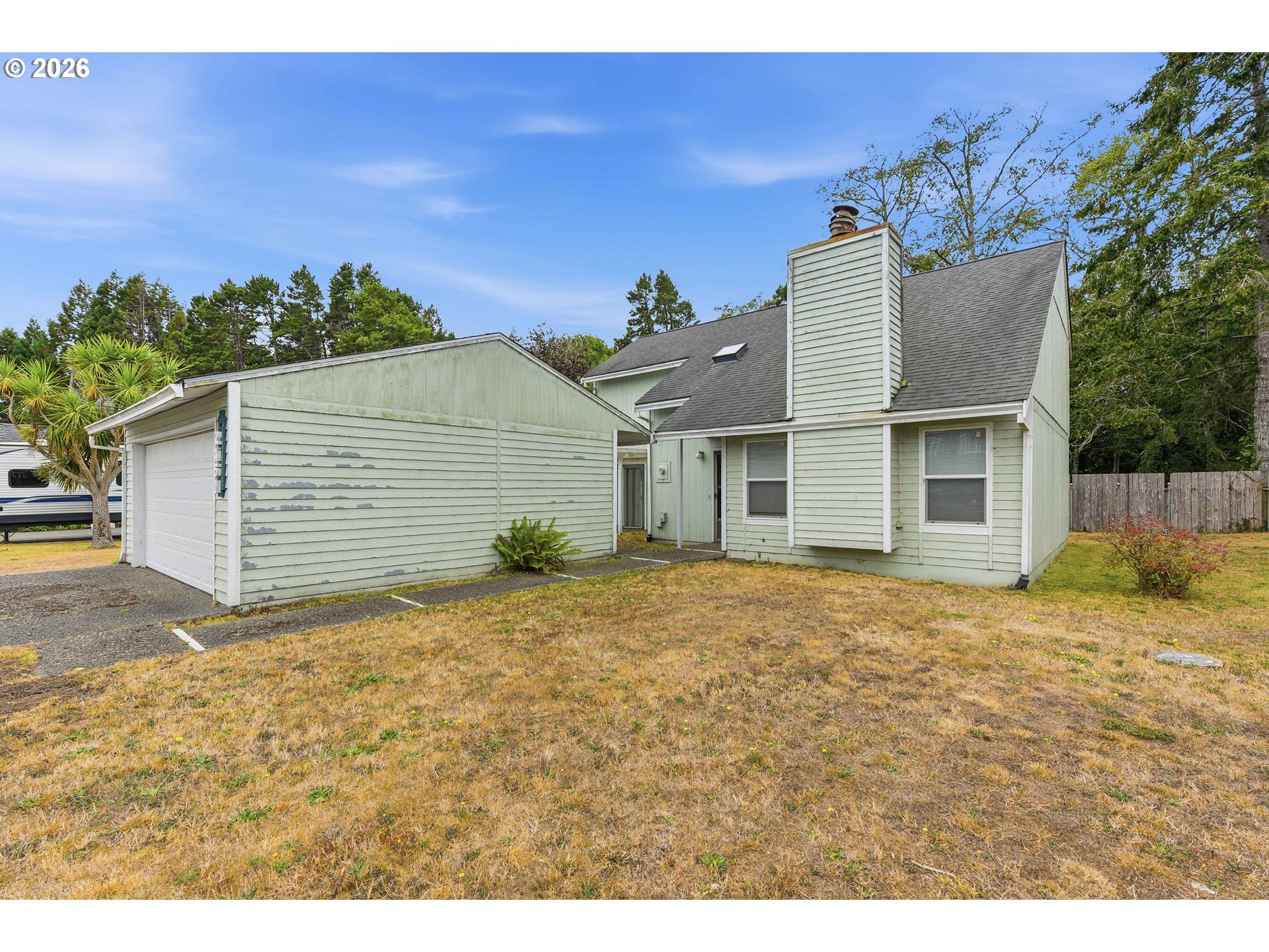 2450 GRANT ST Property Photo 1