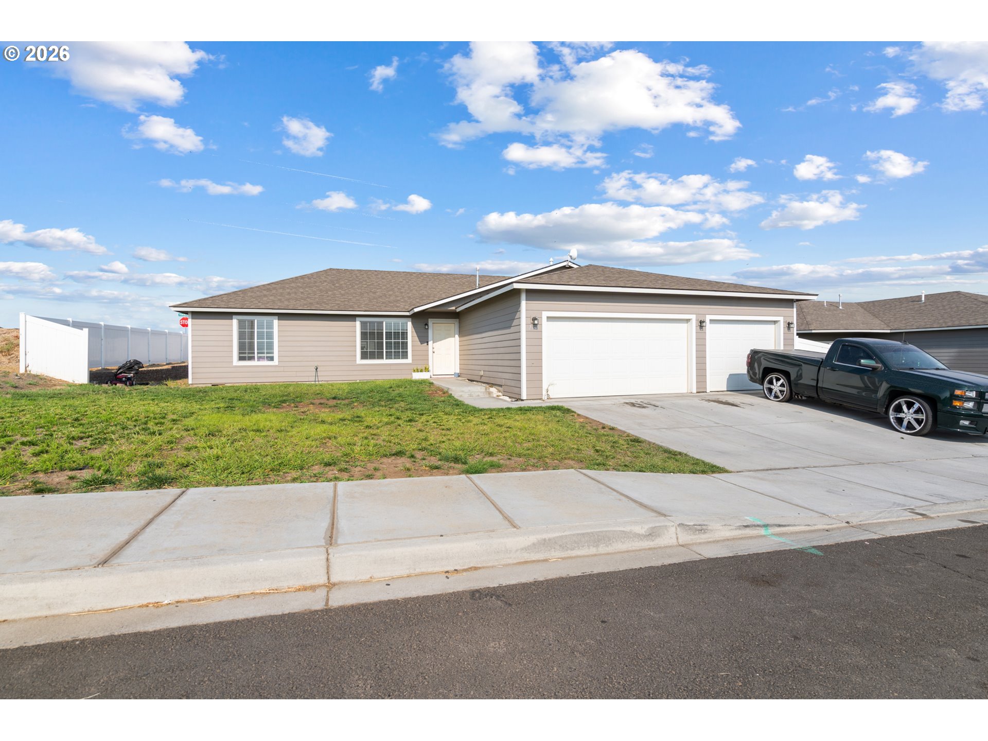 2734 Curlew St Property Photo 3