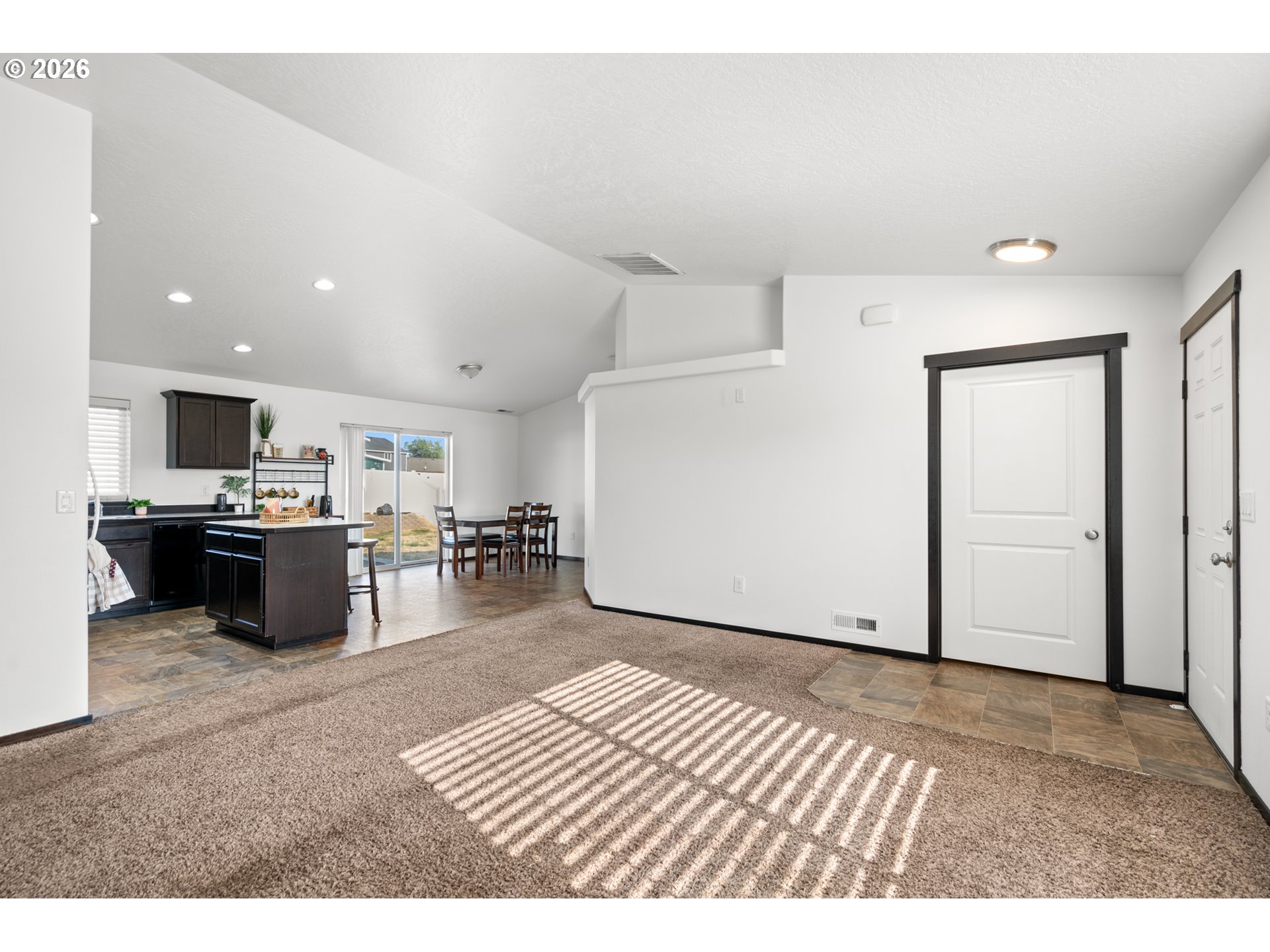 2734 Curlew St Property Photo 6