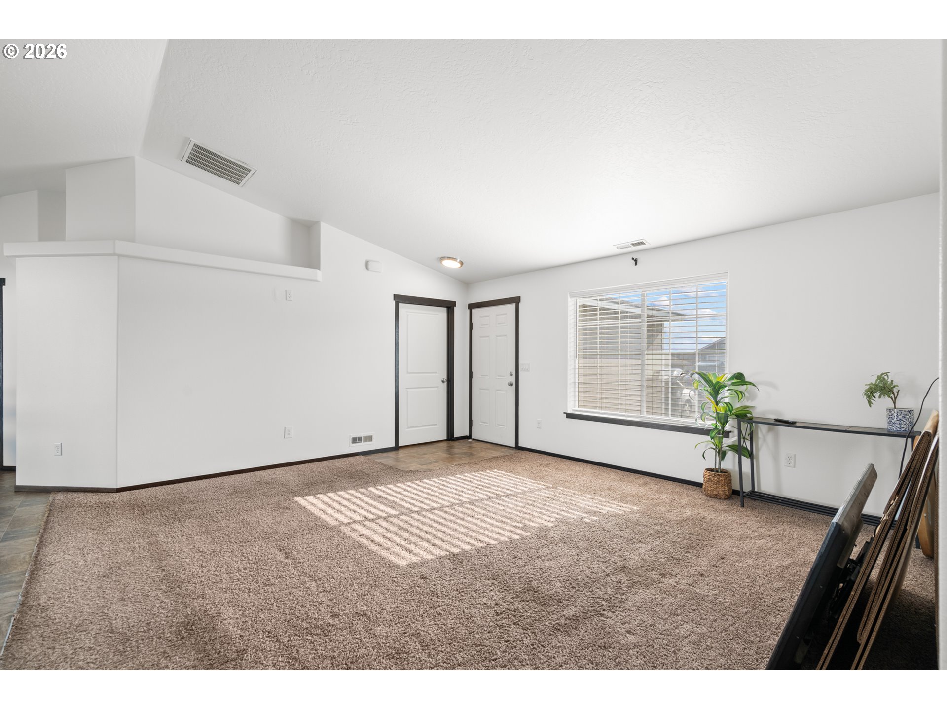 2734 Curlew St Property Photo 7
