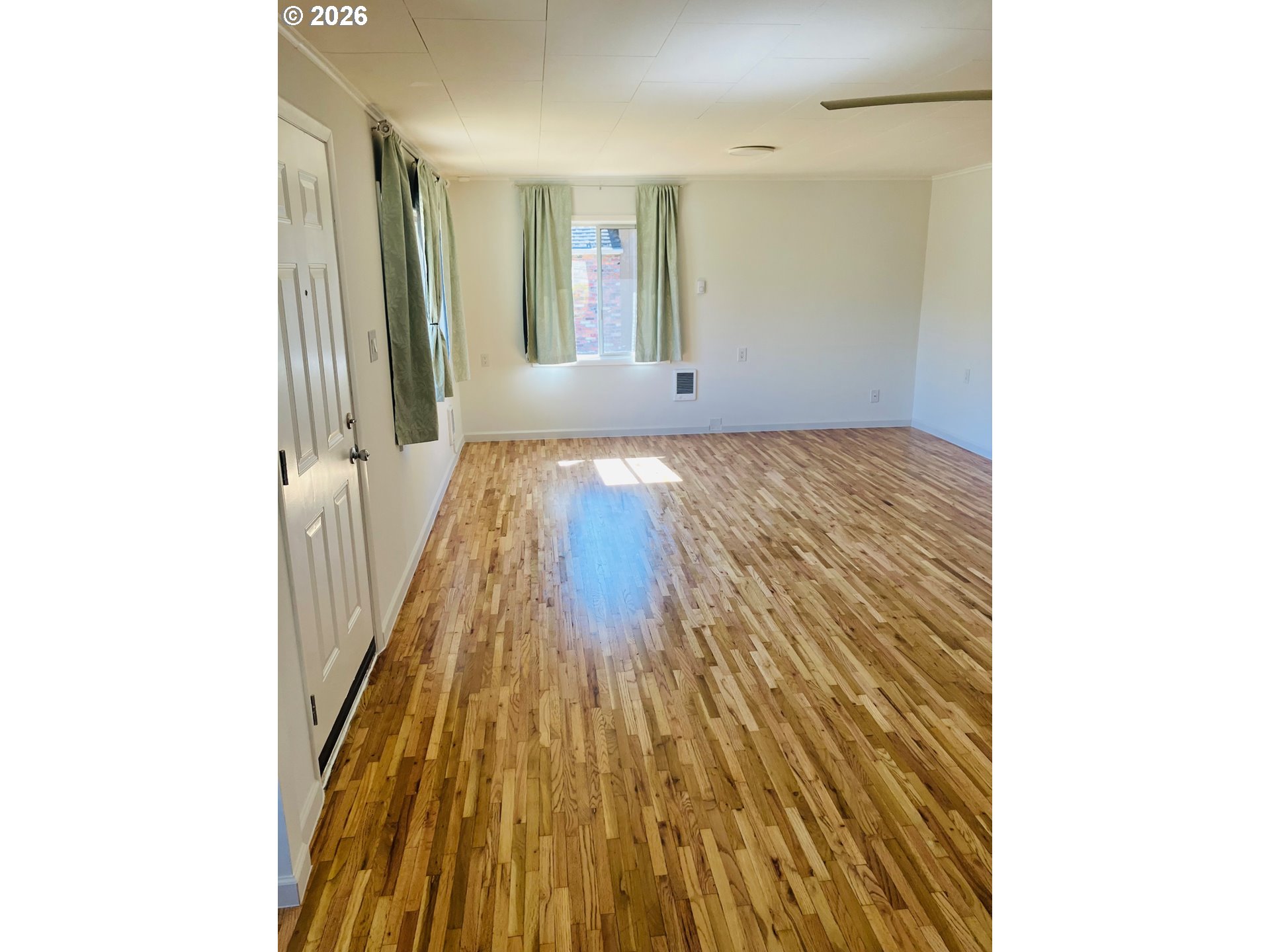 152 W C St Property Photo 21