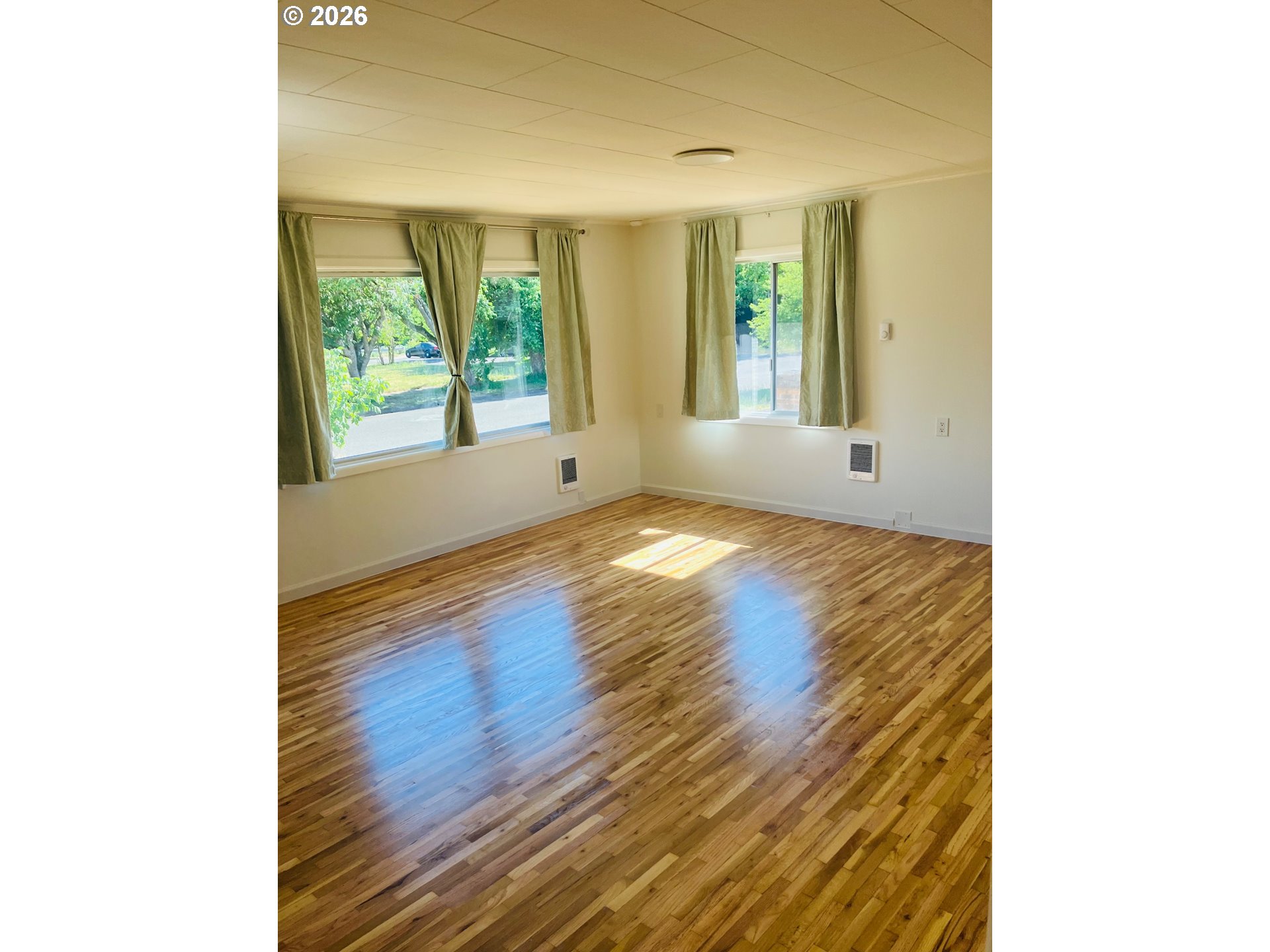 152 W C St Property Photo 23