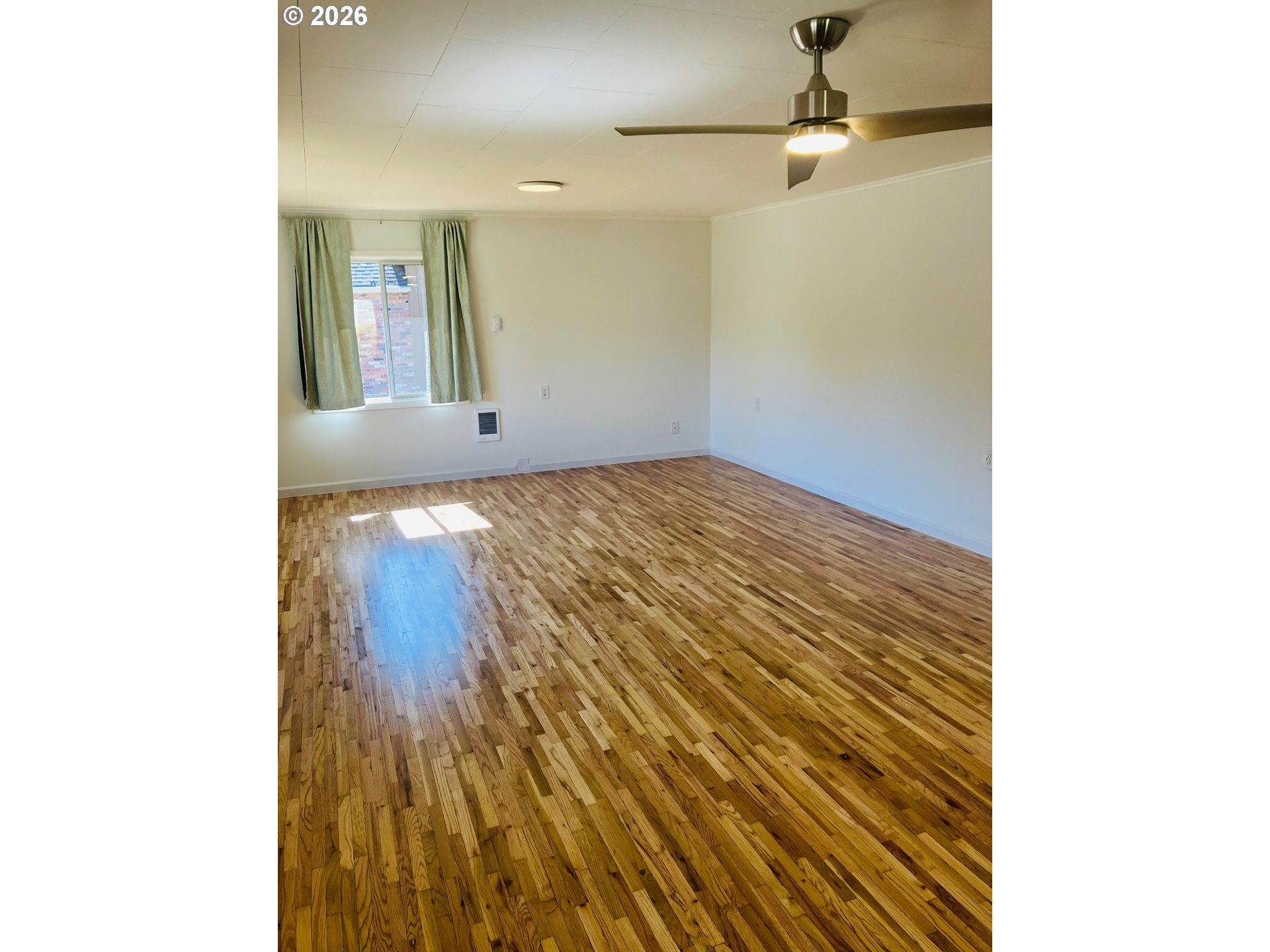 152 W C St Property Photo 24