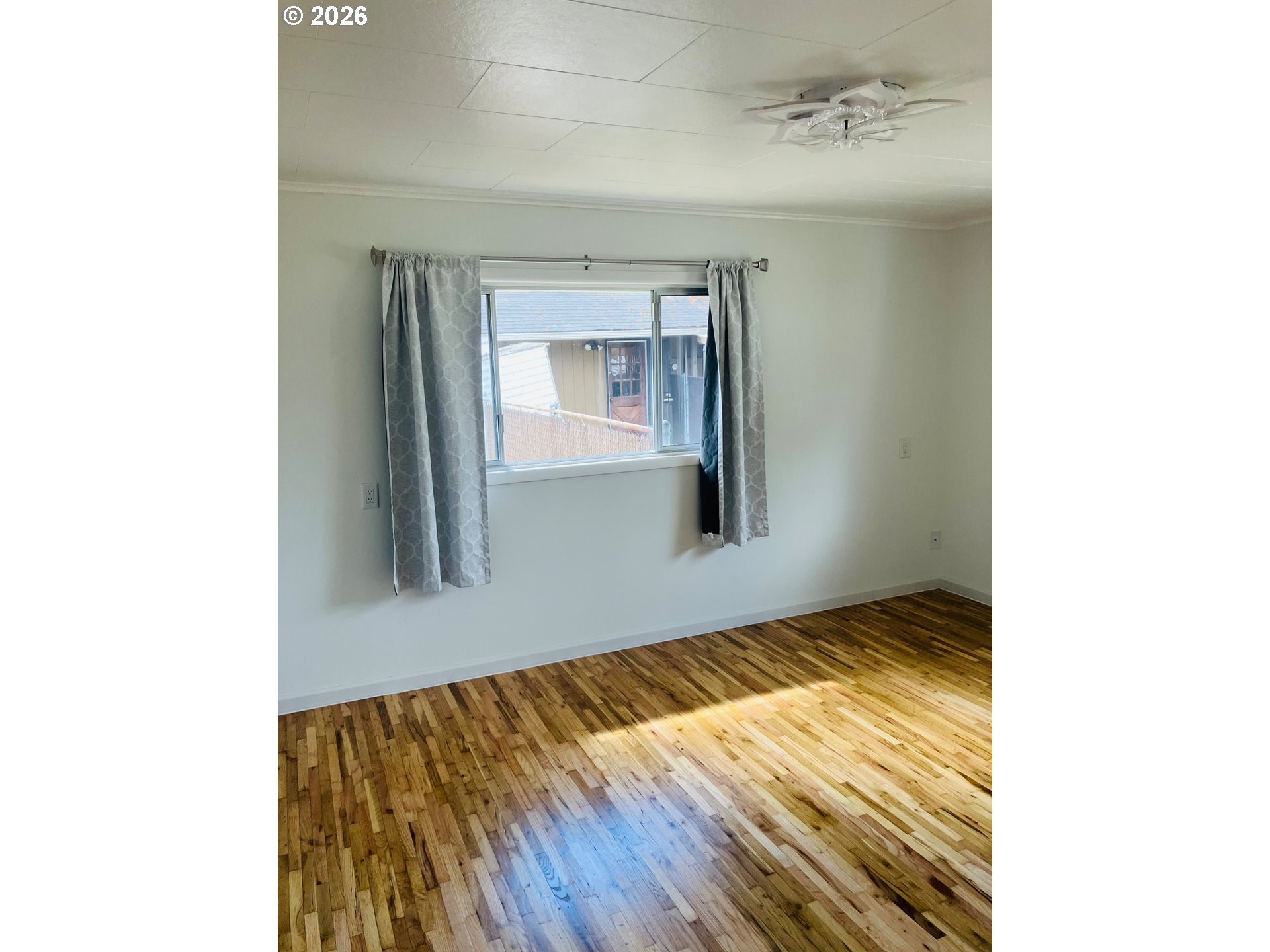 152 W C St Property Photo 30