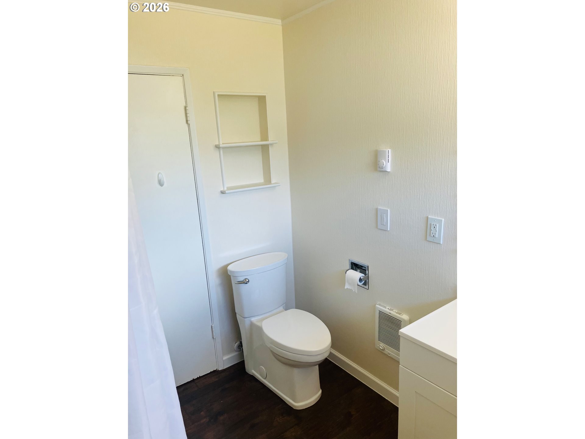 152 W C St Property Photo 33