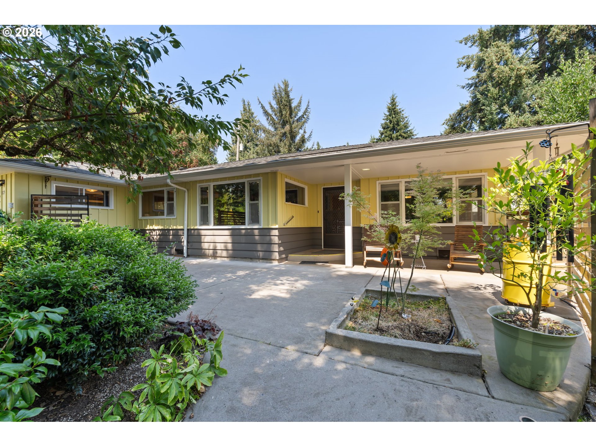 1175 LAKE PARK DR Property Photo 1