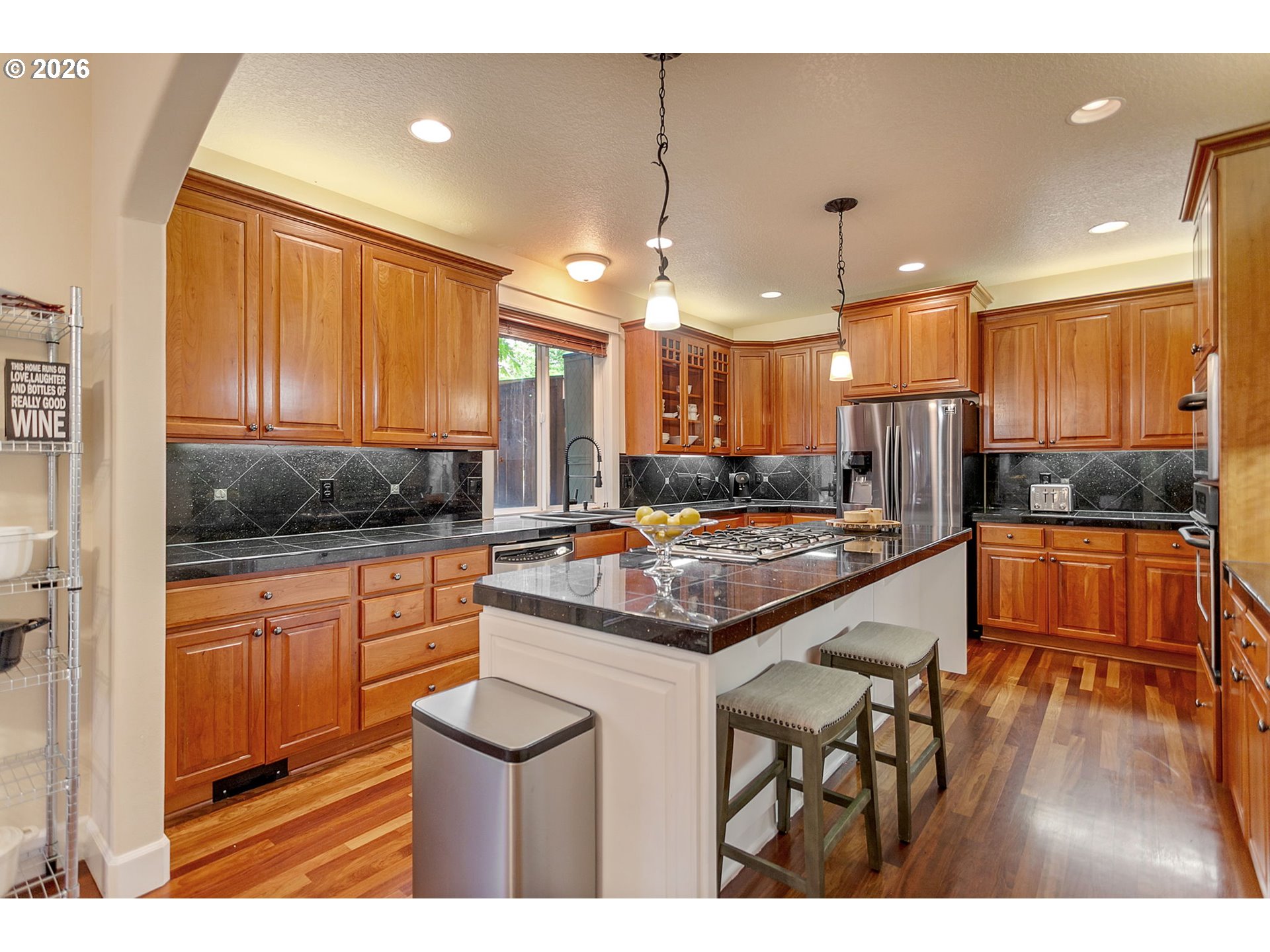 2613 Beacon Hill Dr Property Photo 7