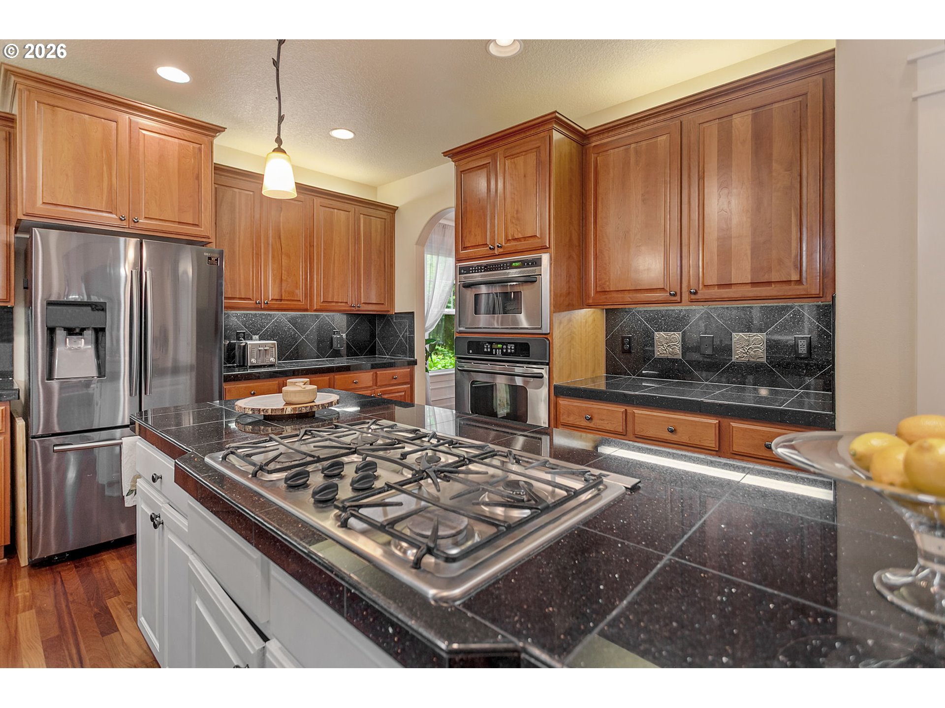 2613 Beacon Hill Dr Property Photo 9