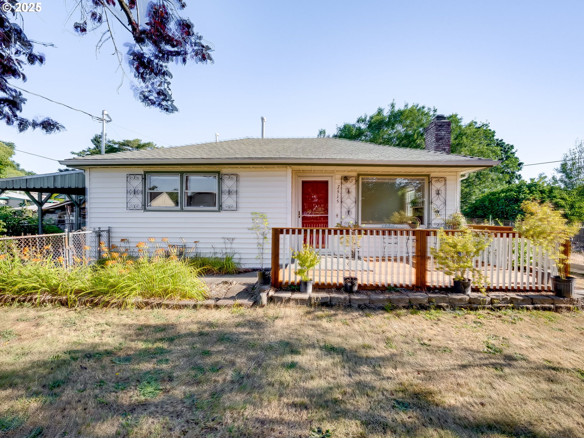 7515 Se Luther Rd Property Photo 1