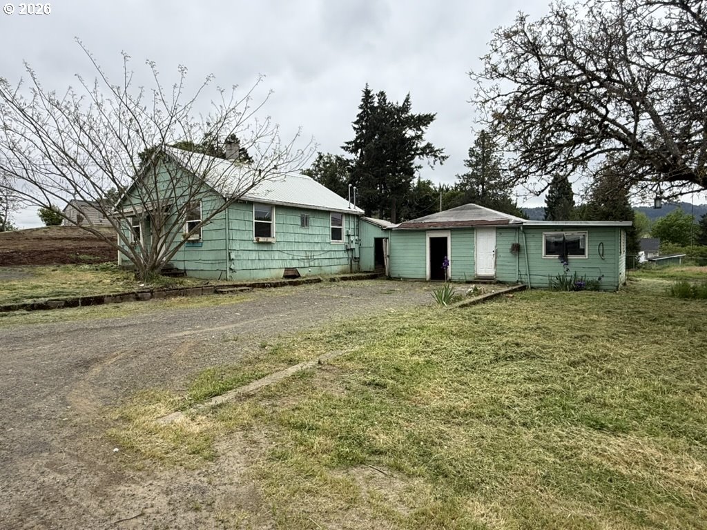 1420 Nw Grove St Property Photo 14