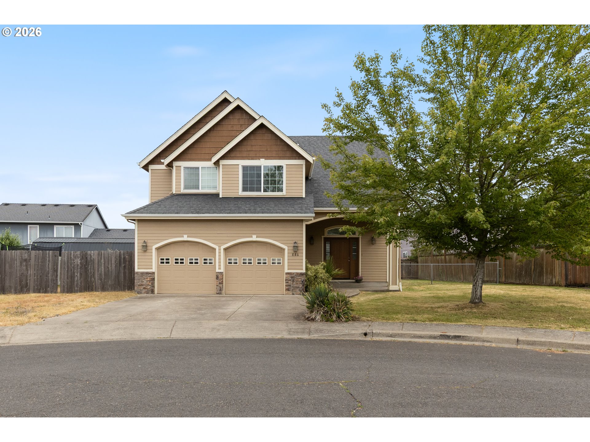 886 N 7th St Property Photo 1