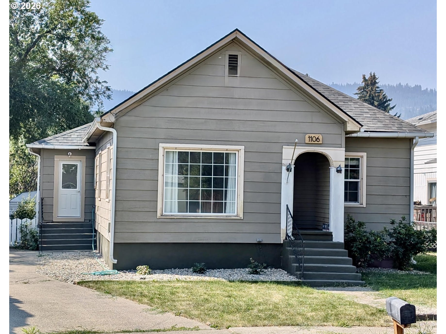 1106 I Ave Property Photo 1