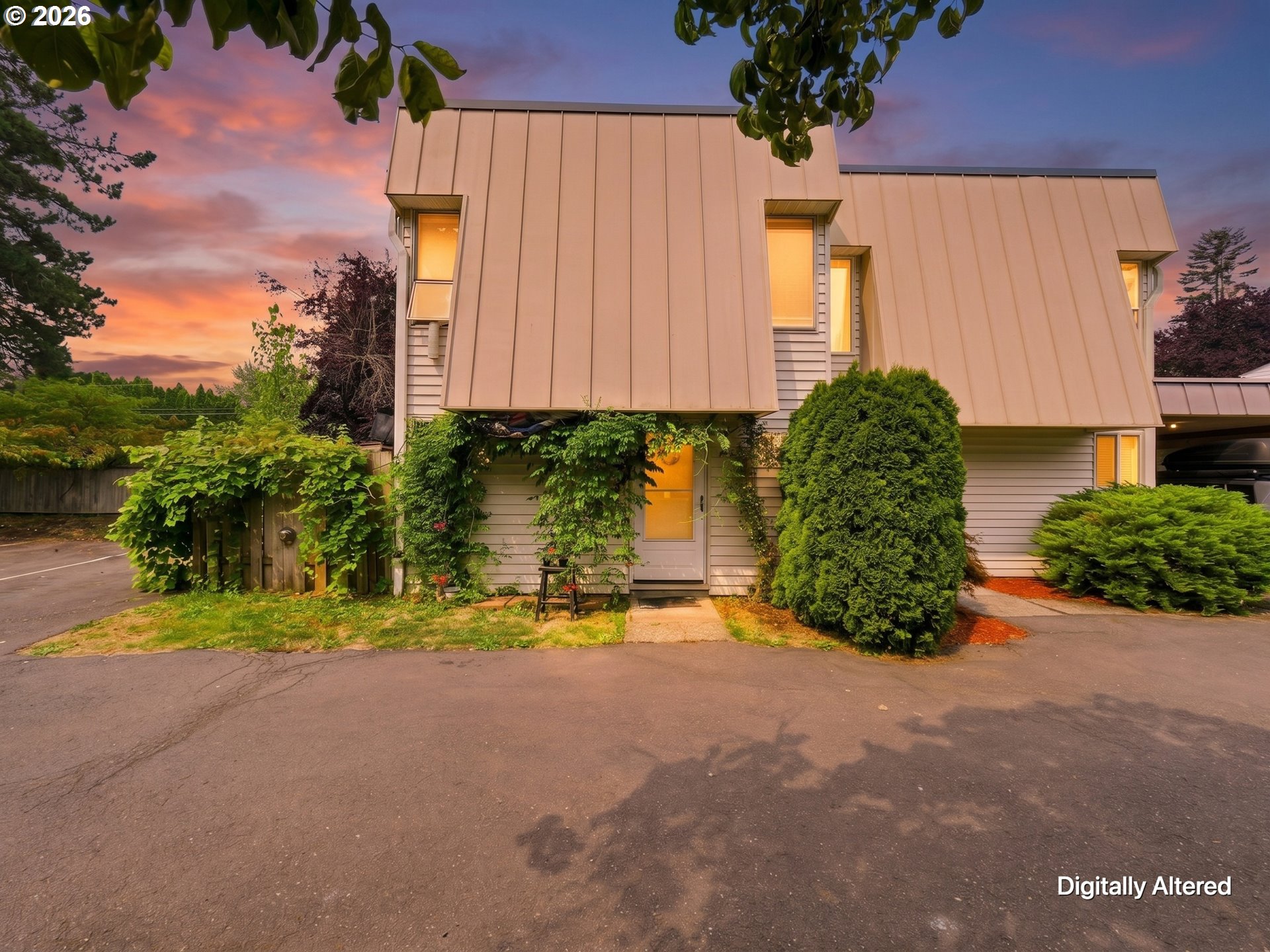 726 SE RENE AVE Property Photo 1