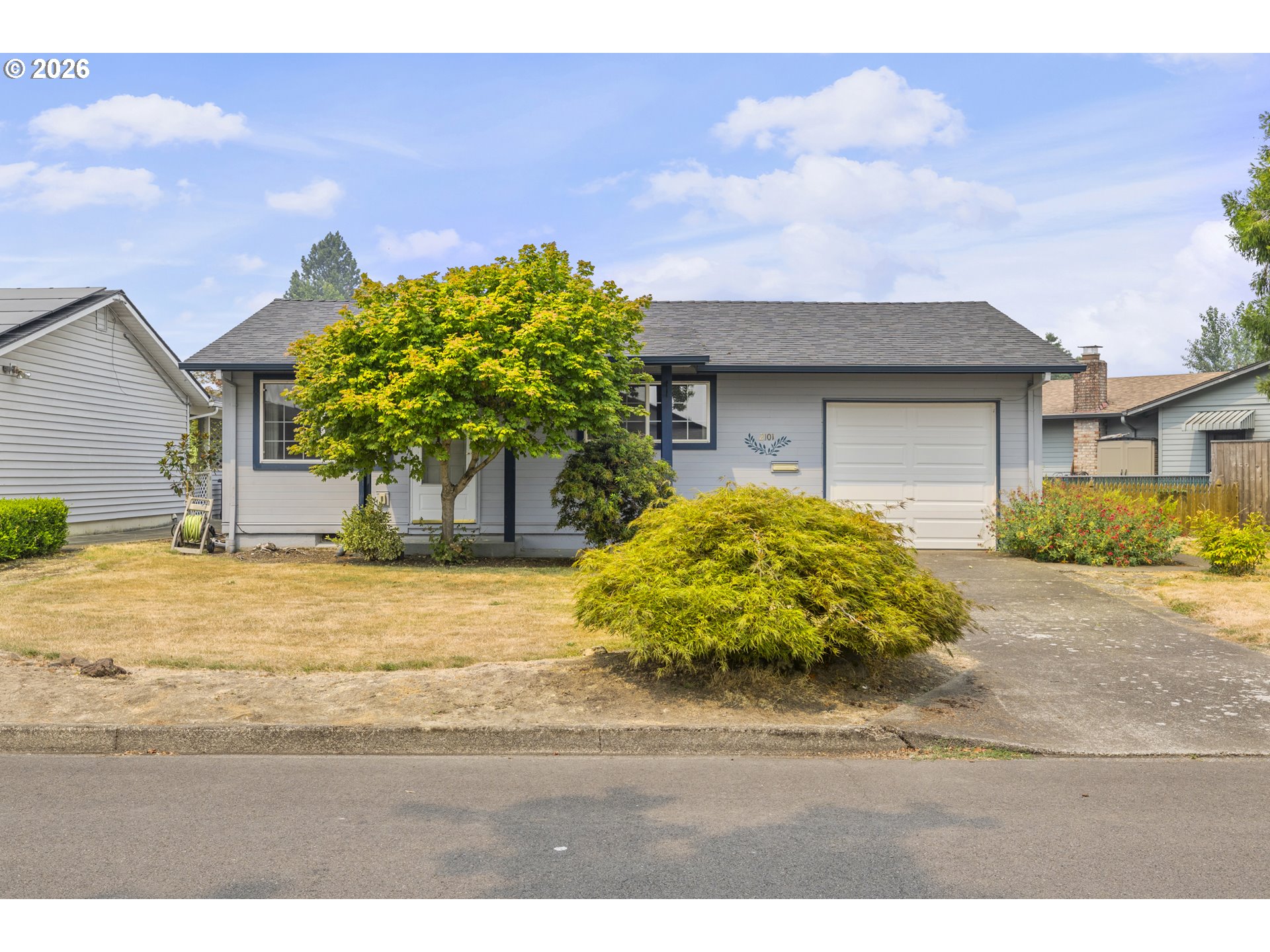 2101 COUNTRY CLUB CT