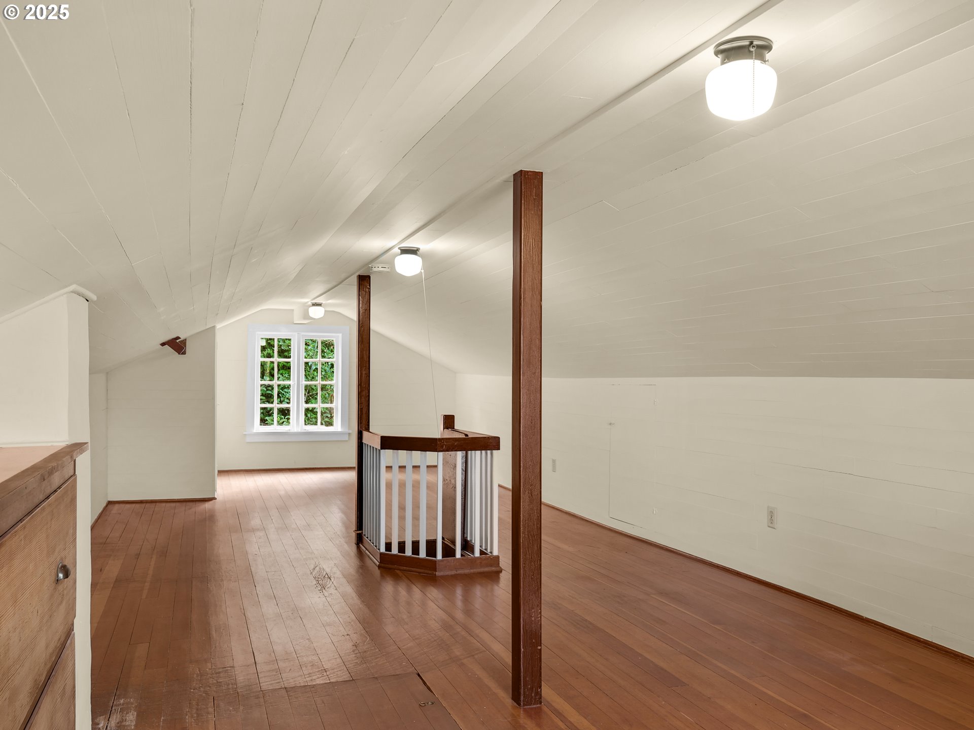 1925 Irving Ave Property Photo 35
