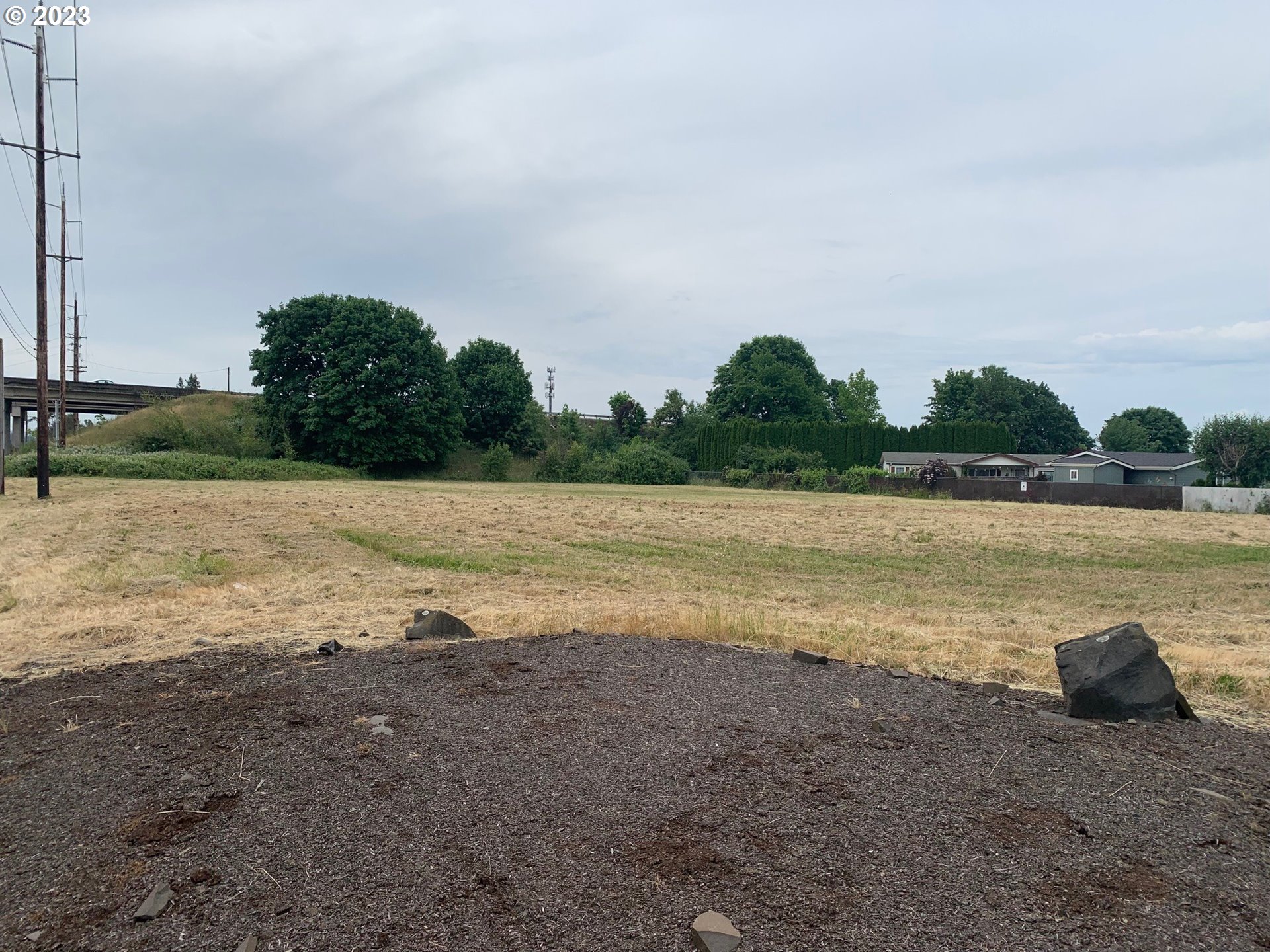 28th Property Photo 2