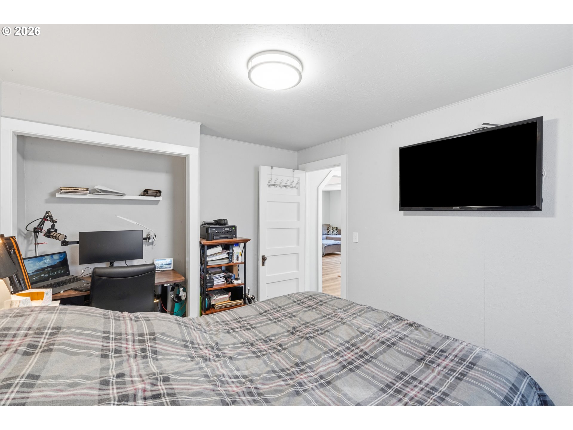 2906 Elmira Rd Property Photo 17