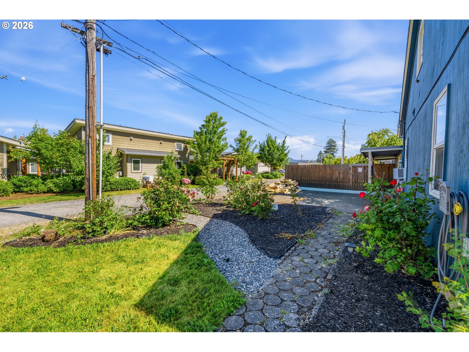 2906 Elmira Rd Property Photo 26