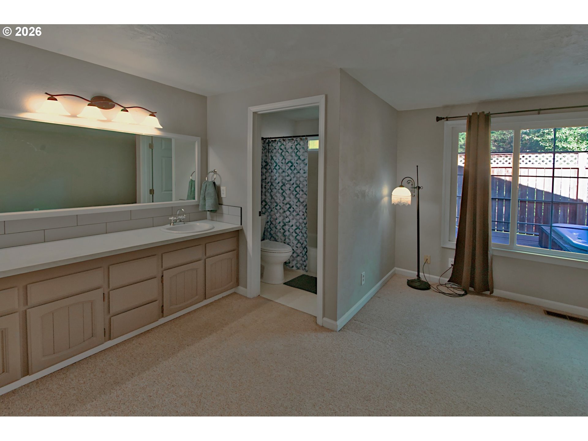 575 S 70th St Property Photo 15