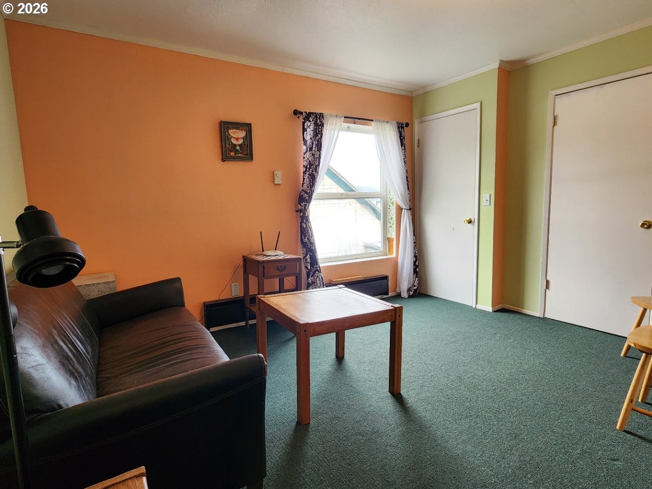 246 6th St Property Photo 17