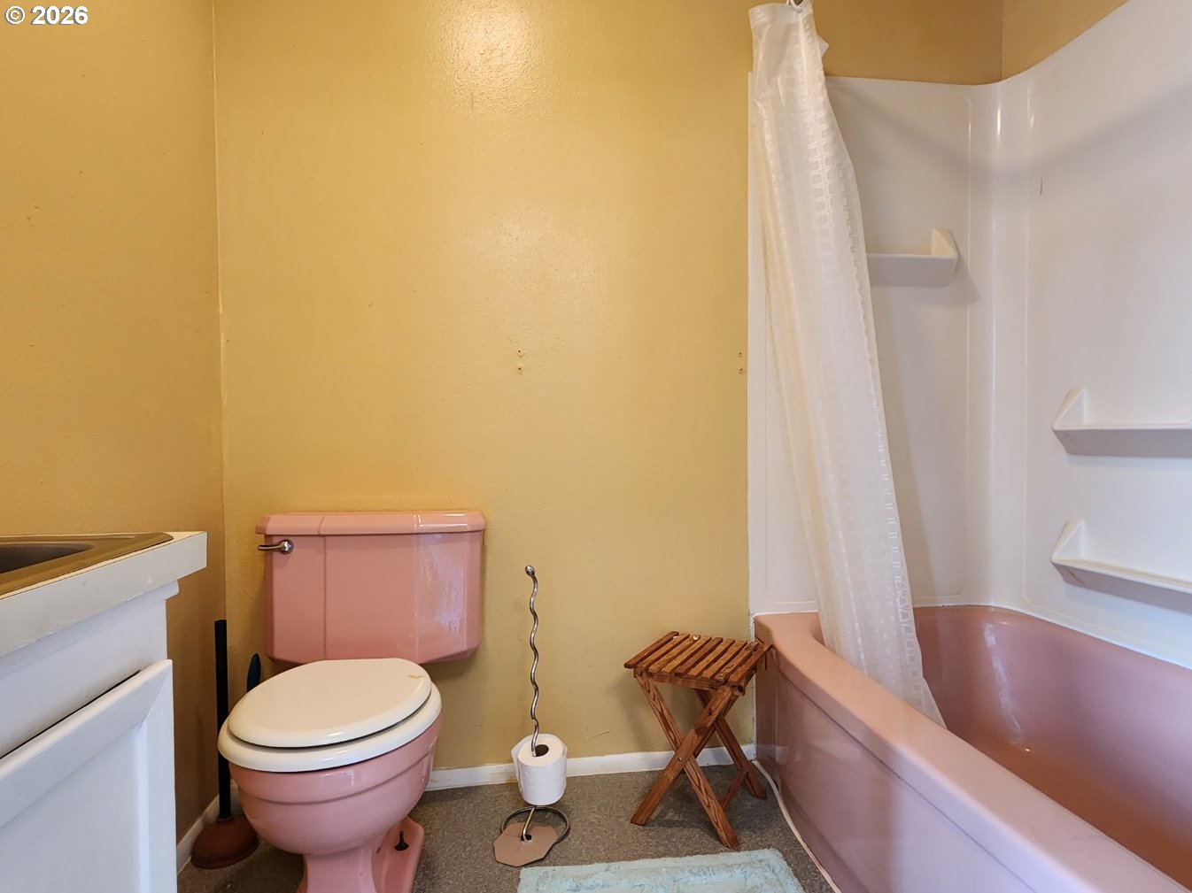 246 6th St Property Photo 18