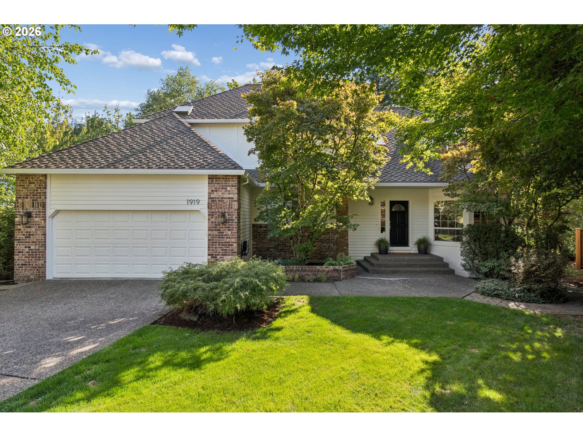 1919 Nw Runnymeade Ct Property Photo 1